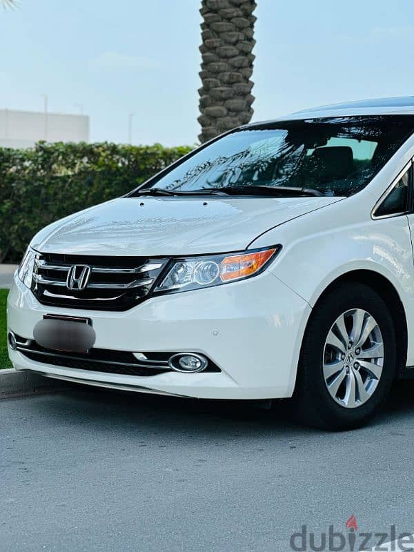 Honda Odyssey Touring Limited  Year-2016. single owner 8 seater family 9