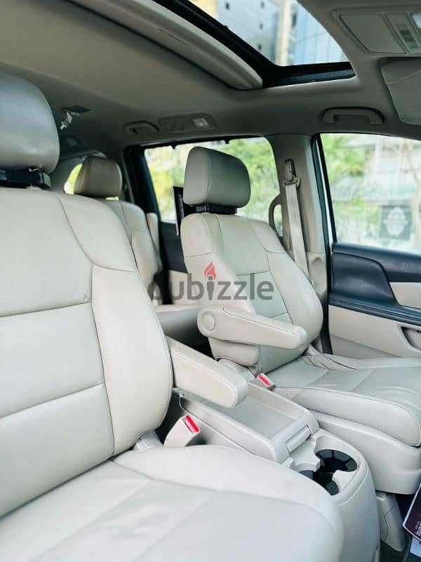 Honda Odyssey Touring Limited  Year-2016. single owner 8 seater family 19