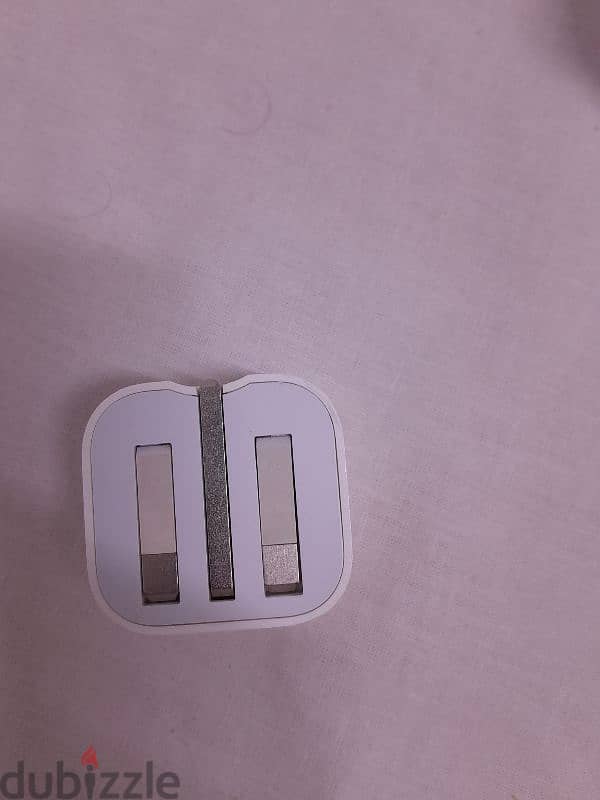 for selling iPhone 15pro original no cable only adaptor 20w  C- type 2