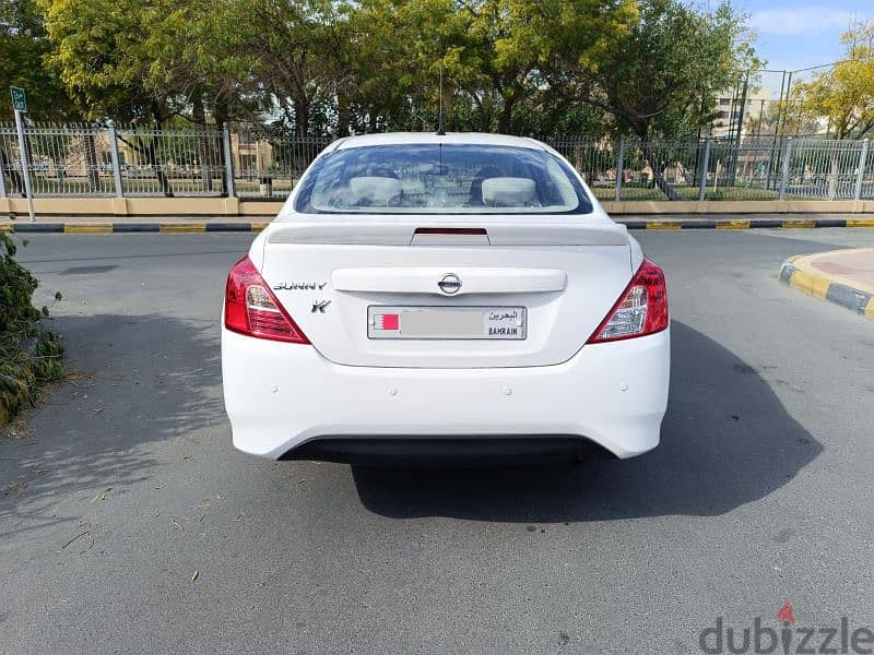 Nissan Sunny 2022 SV Single Owned Agent Serviced Excellent Condition 3