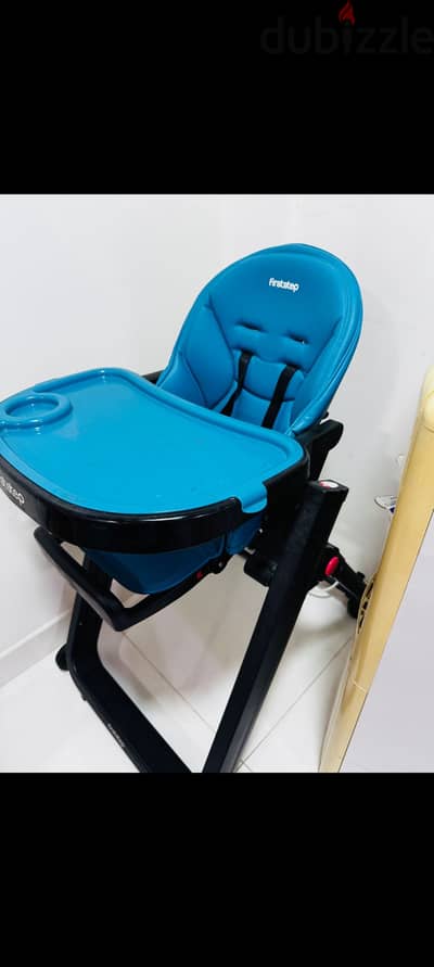 Baby feeding chair