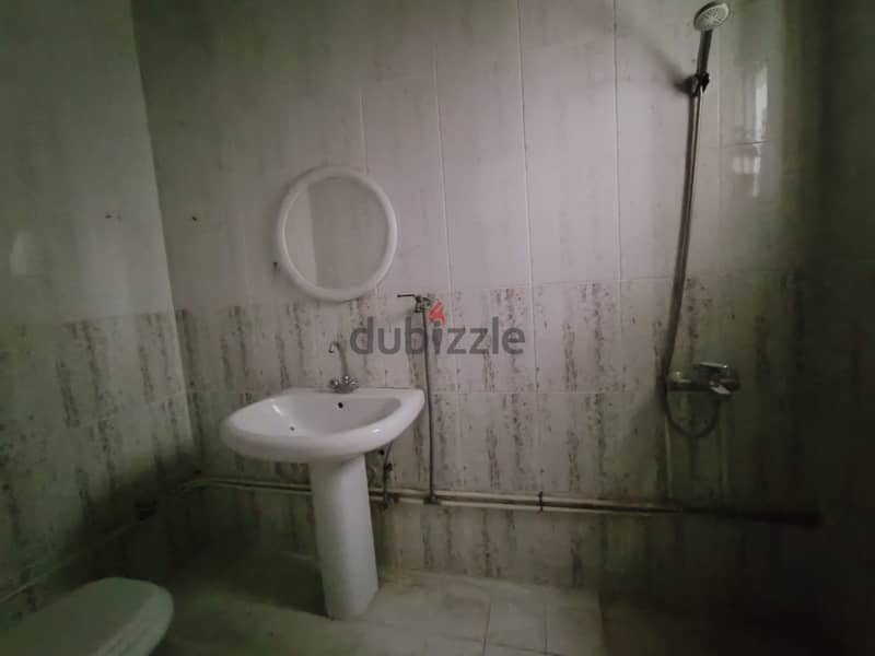 Flat for rent in Busaiteen 6