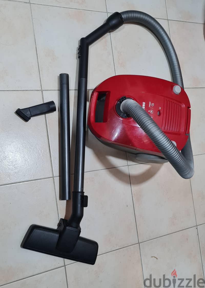 SAMSUNG VACUUM CLEANER IN GOOD CONDITION FOR SALE 1