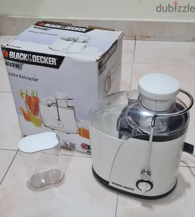 JUICE EXTRACTOR (BLACK & DECKER) IN GOOD CONDITION