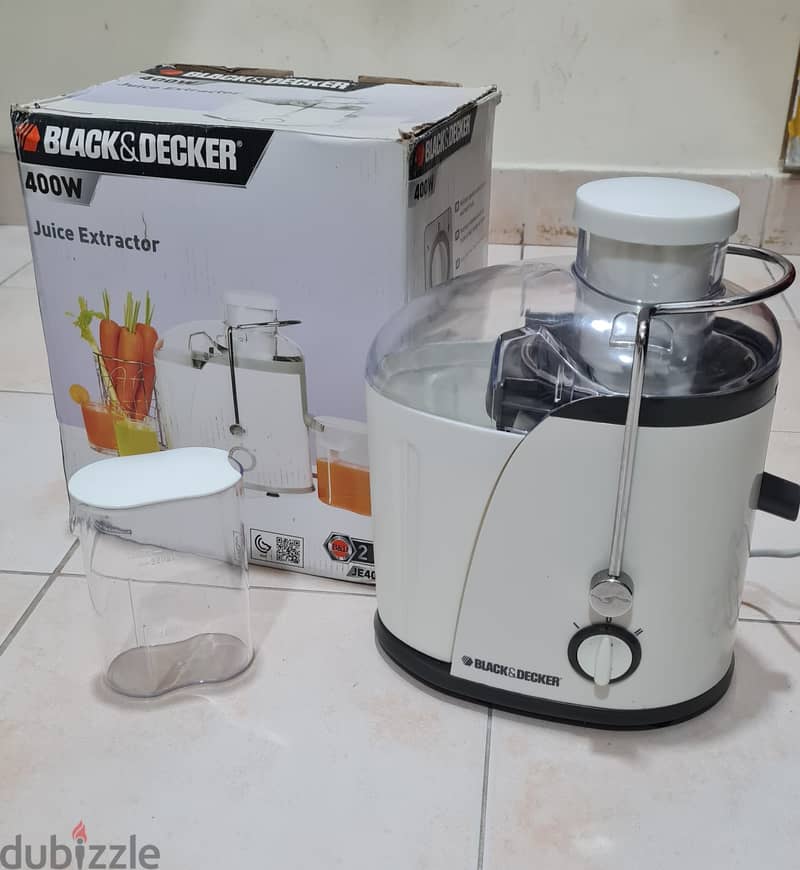 JUICE EXTRACTOR (BLACK & DECKER) IN GOOD CONDITION 1