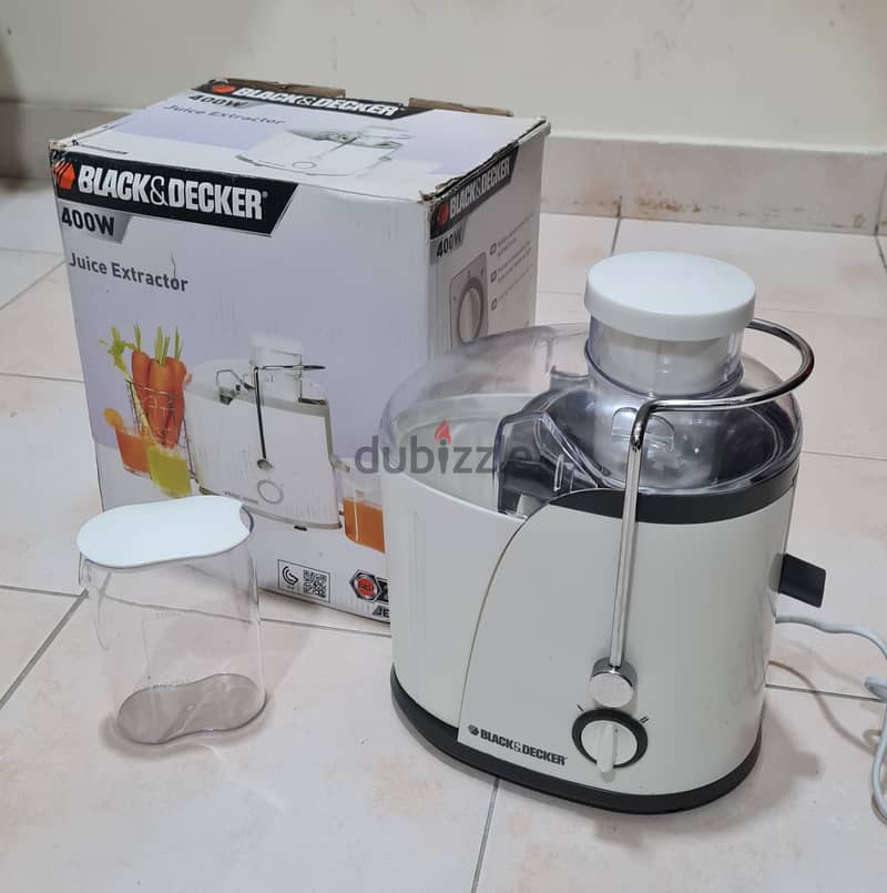 JUICE EXTRACTOR (BLACK & DECKER) IN GOOD CONDITION 2