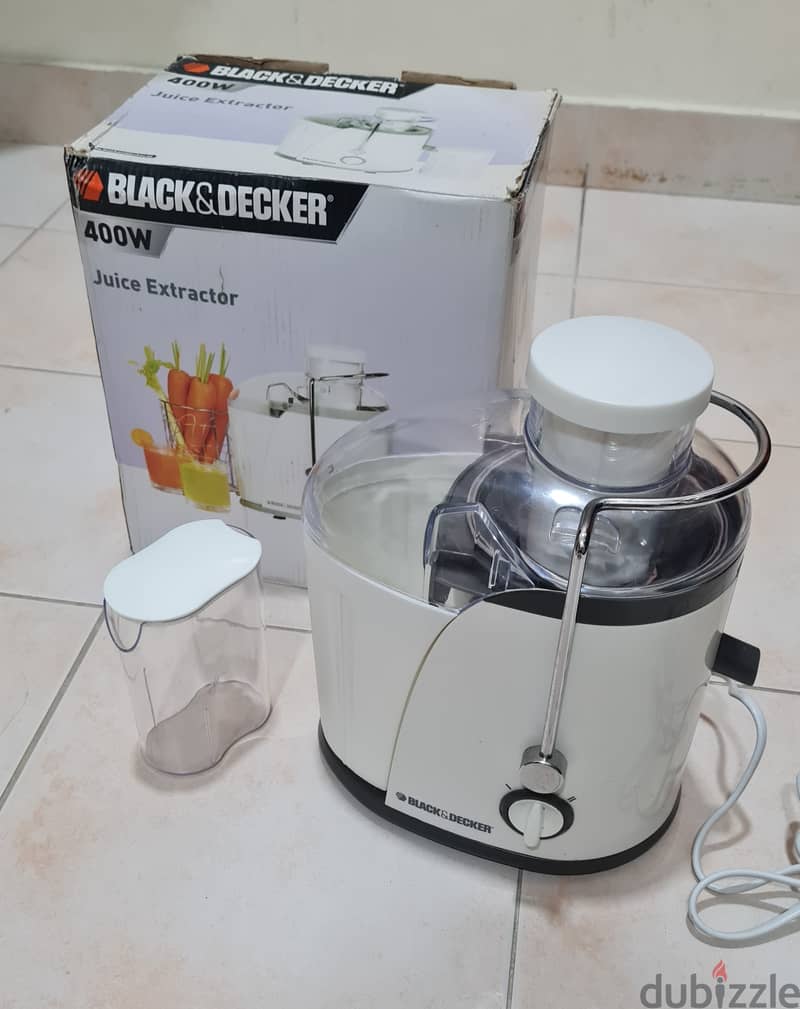 JUICE EXTRACTOR (BLACK & DECKER) IN GOOD CONDITION 3