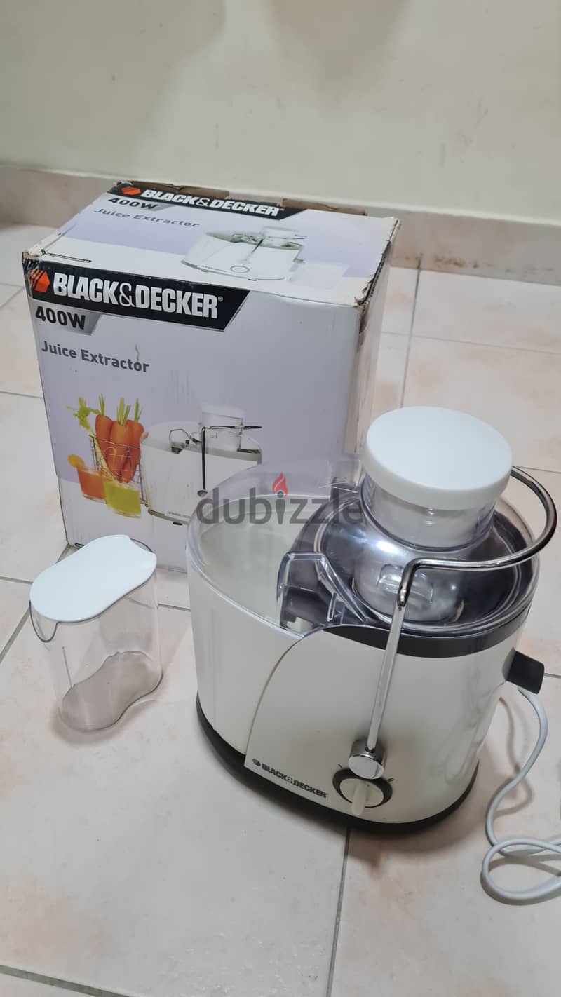 JUICE EXTRACTOR (BLACK & DECKER) IN GOOD CONDITION 4