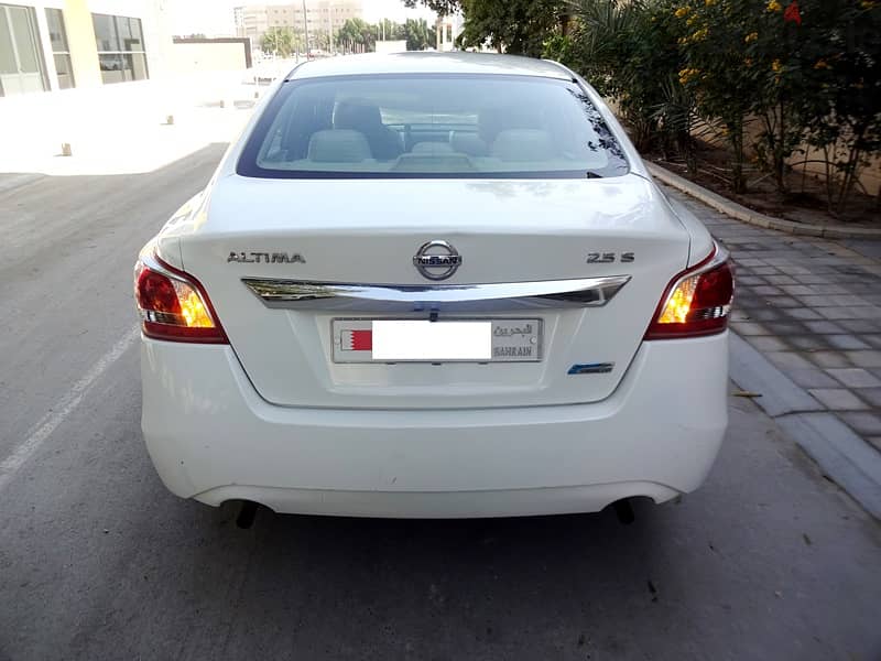 Nissan Altima S Well Maintained Car For Sale! 4