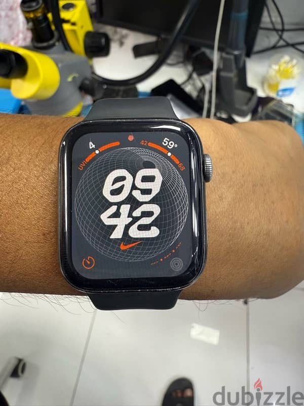 Apple Watch Series 4 44MM 1