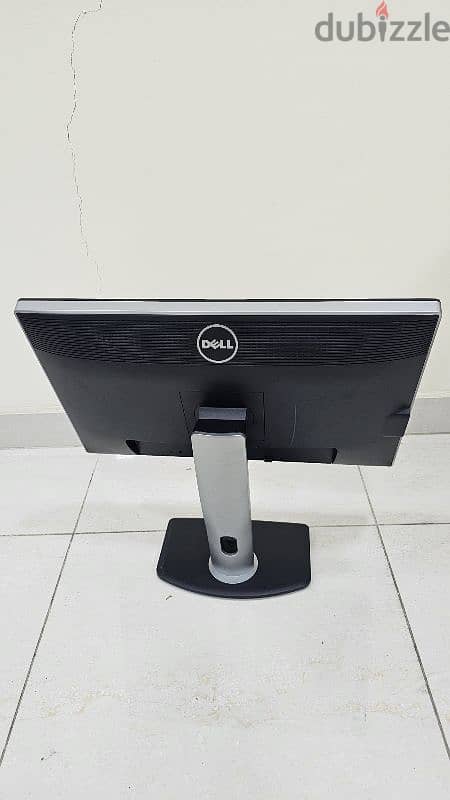 DELL 24 MONITOR 1