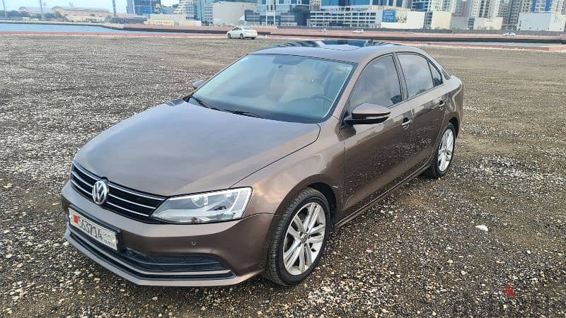 Volkswagen Jetta 2016 Lady Used Full Option Perfect Condetion 1