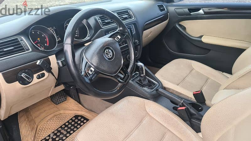 Volkswagen Jetta 2016 Lady Used Full Option Perfect Condetion 9