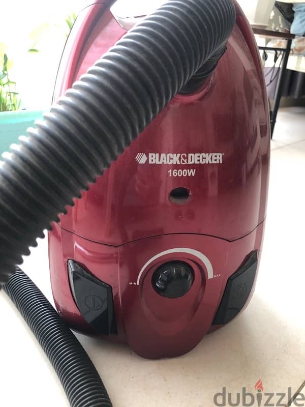 black&decker  vacuum 1