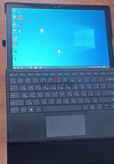 Microsoft Surface i7 6th GEN-8GB Ram-256 SSD-Touch Screen