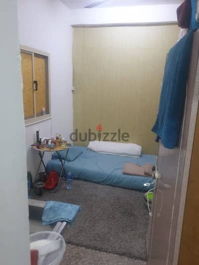 room available in Hamad town