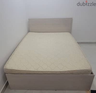 Queen bed with mattress