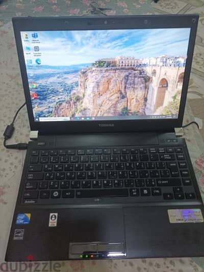 Toshiba Portege R830 13.3"  Laptop i5  4 RAM 256 SSD