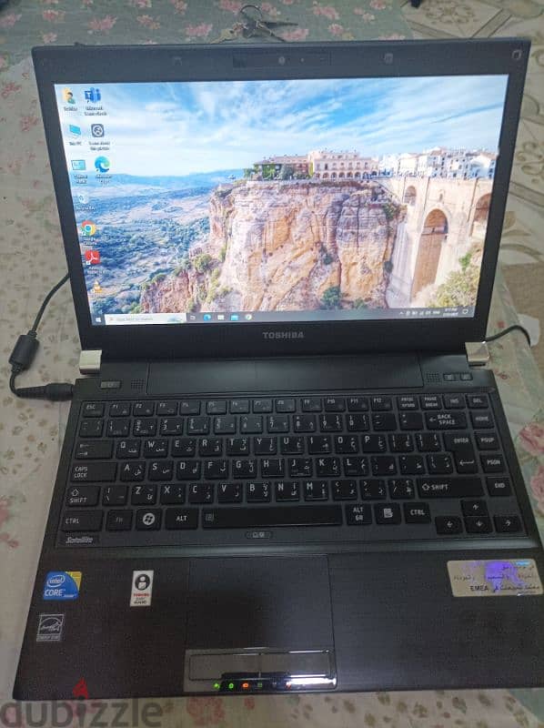 Toshiba Portege R830 13.3"  Laptop i5  4 RAM 256 SSD 1