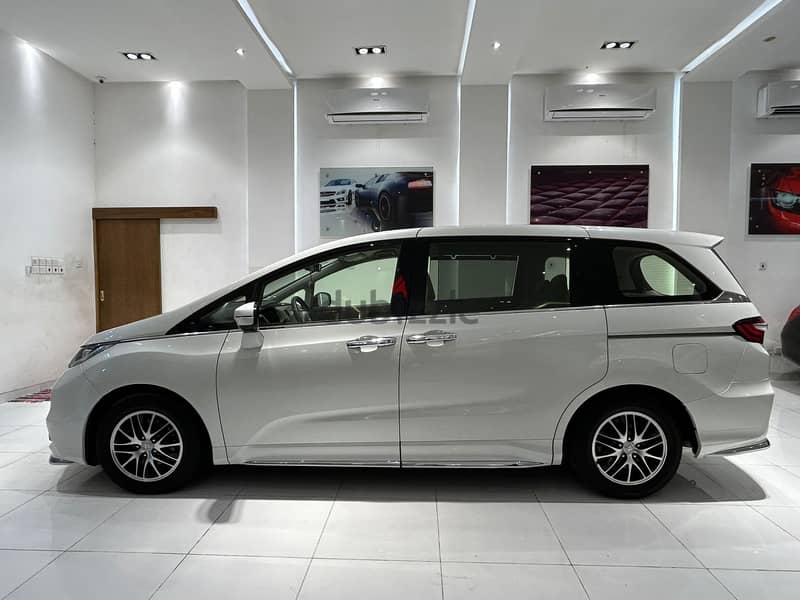 Honda Odyssey 2019 model v4   7 seater family FOR SALE 3