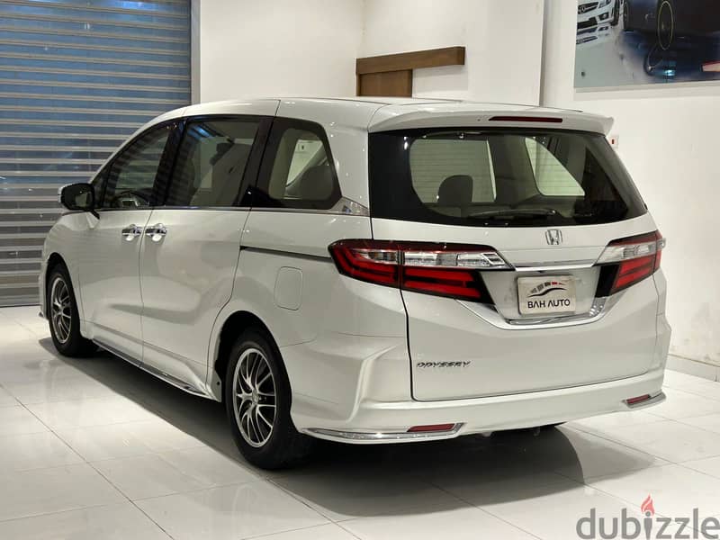 Honda Odyssey 2019 model v4   7 seater family FOR SALE 5