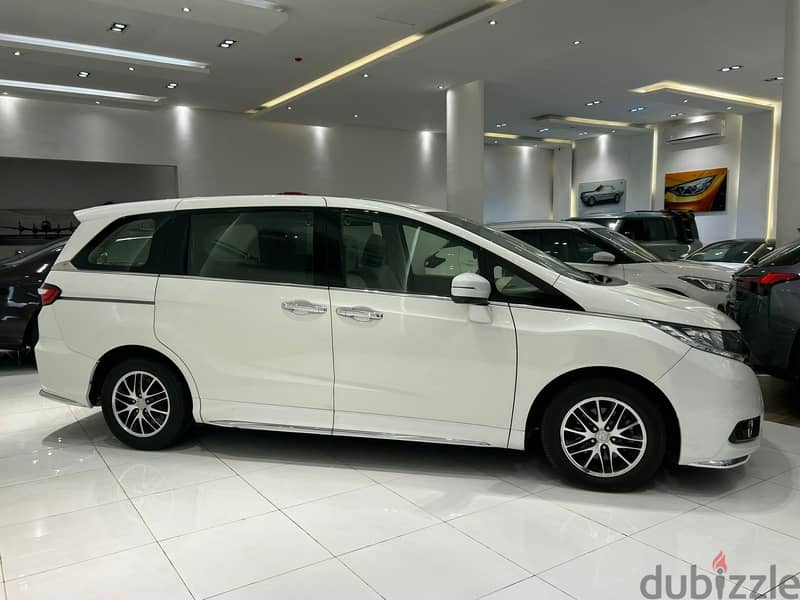 Honda Odyssey 2019 model v4   7 seater family FOR SALE 8