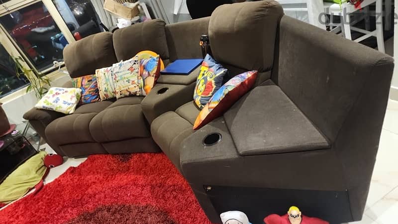 Recliner Sofa - 6 Seater - 50 BD 1