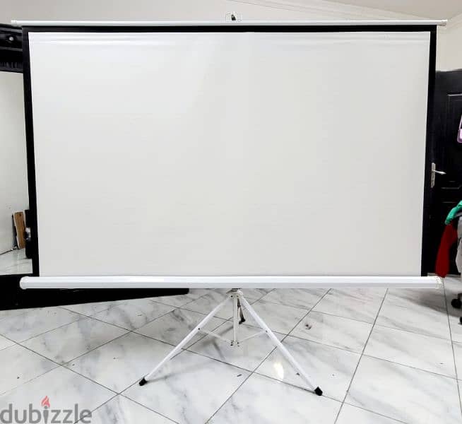 Projector screen 0