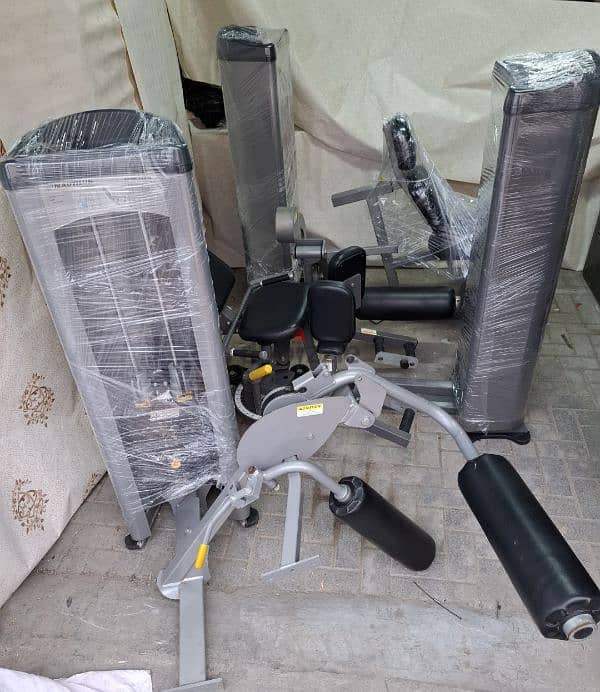 Nautilus  Exercise legs machine 4