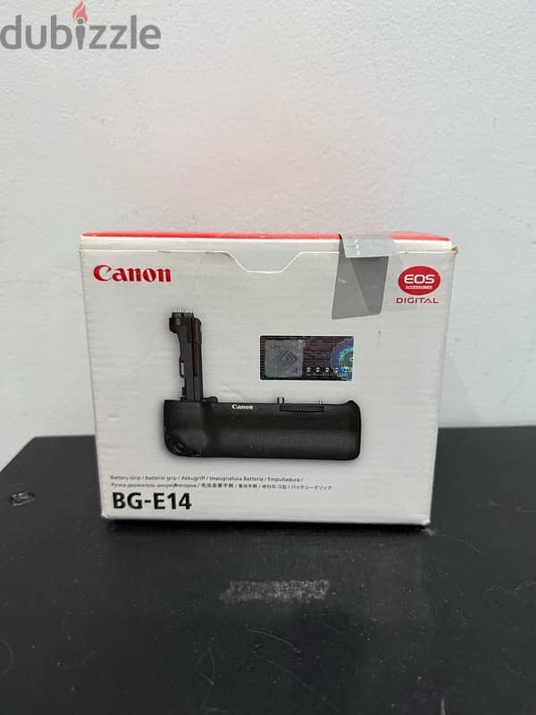 Canon EOS 90D Body only with Canon Battery Grip & Canon Flash 1