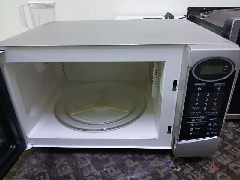 SHARP 36LITRE DIGITAL MICROWAVE 1