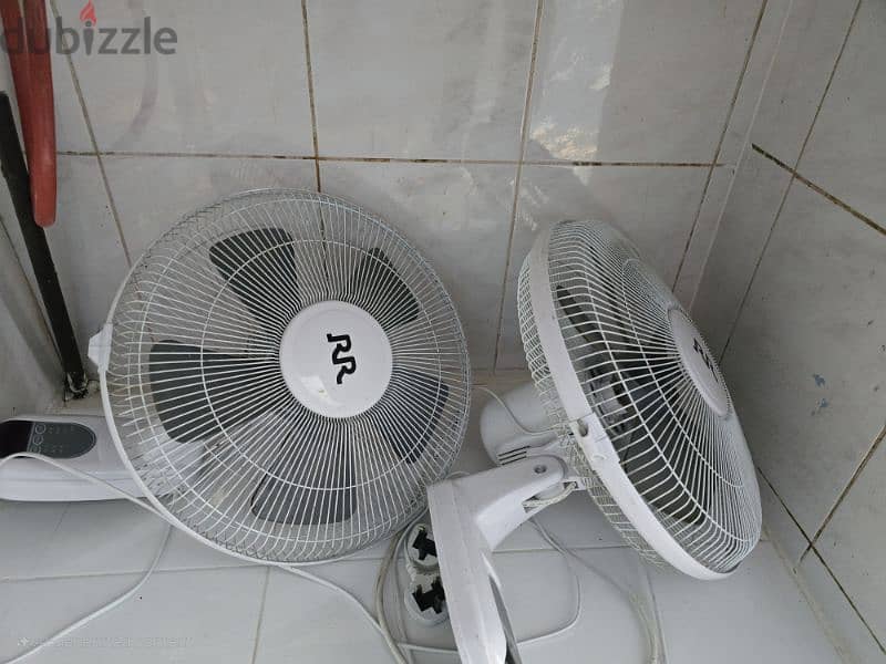 RR wall fan with remote 1