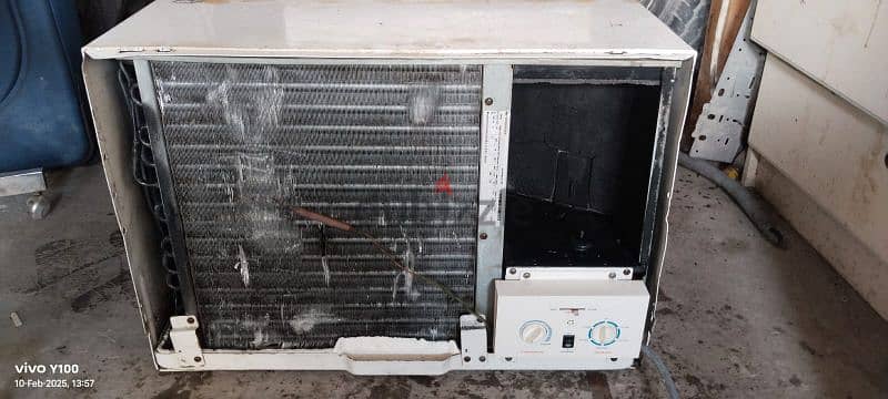 window AC 2 ton for sale 1