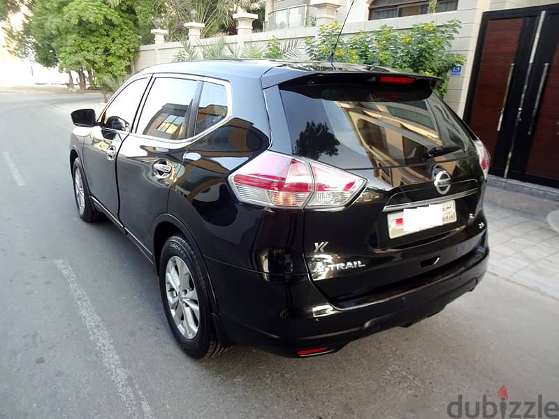 Nissan X Trail 2.5 L 2015 Black V4 7 Seat Well Maintained Urgent Sale 3