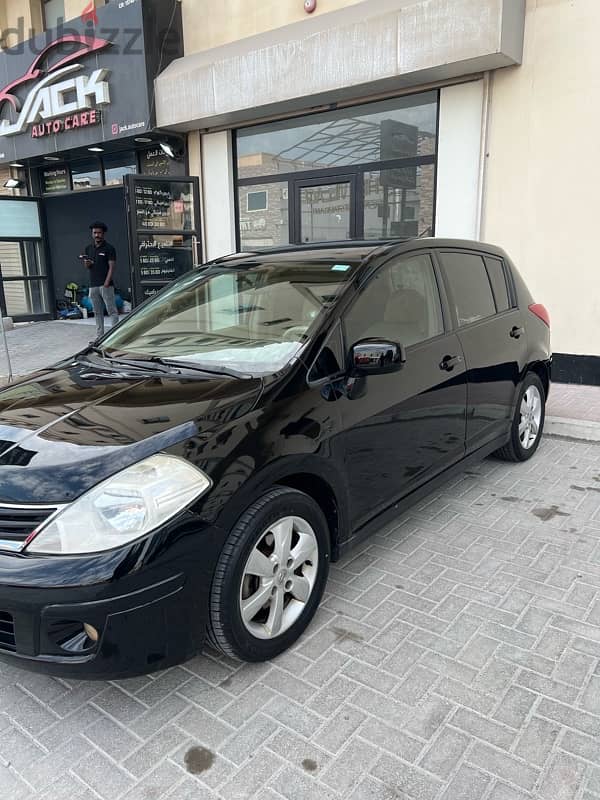 Nissan Tiida 2013 4