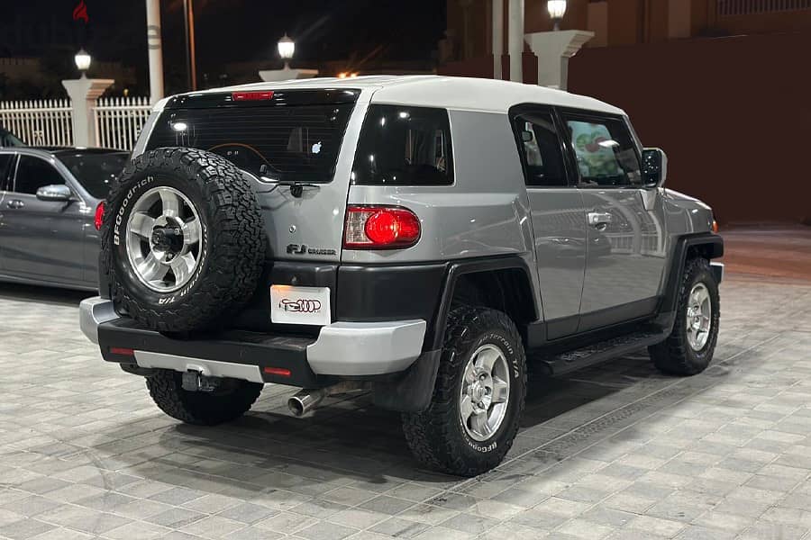 Toyota FJ Cruiser 2009 10