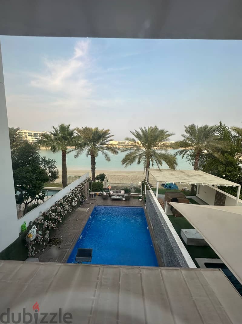 Luxury villa in Amwaj 18