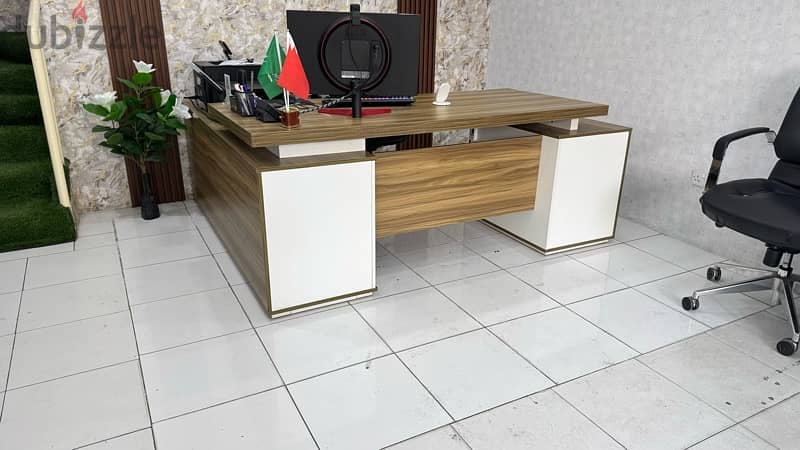 Office table for sell 0