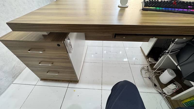 Office table for sell 2