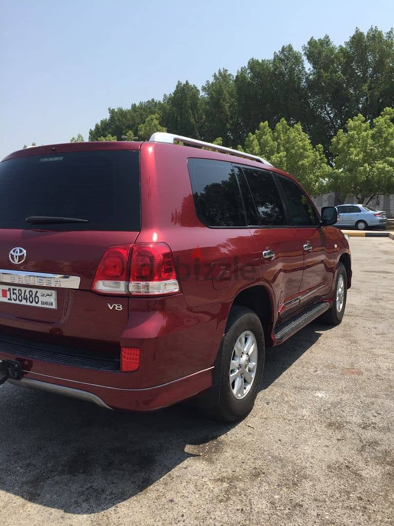 Toyota Land Cruiser 2011 V8 4WD 4