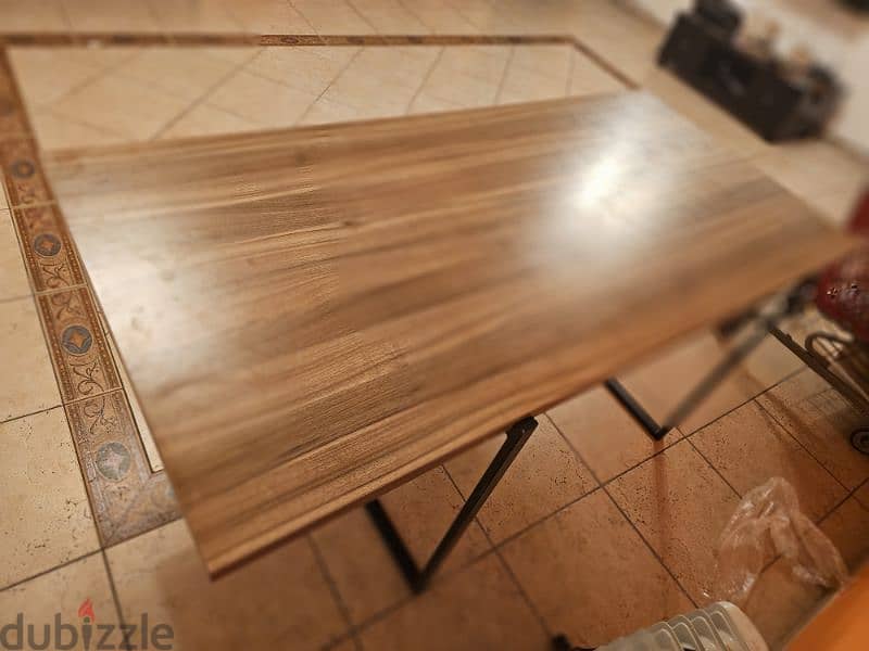 Table large (dining size) 1