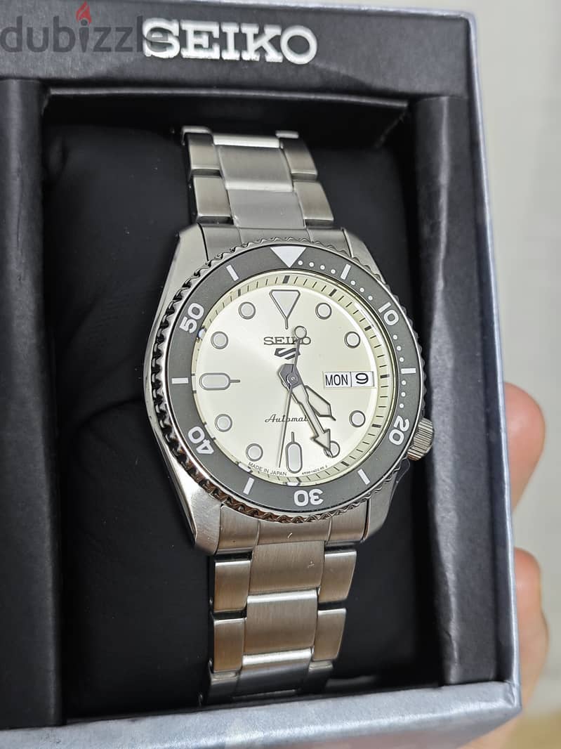 Brand New Seiko watch 2