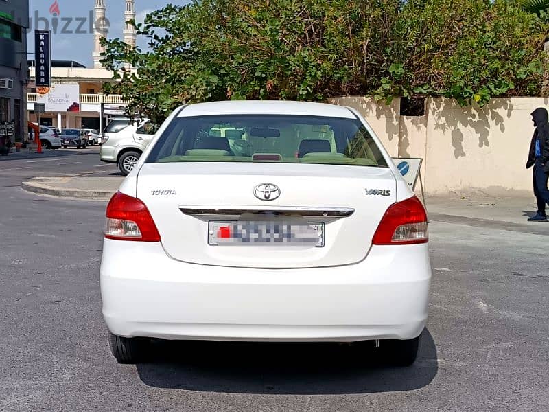 Toyota Yaris 2013 SEDAN CAR IN GOOD CONDITION FOR SALE 3