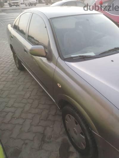 Nissan Sunny 2011