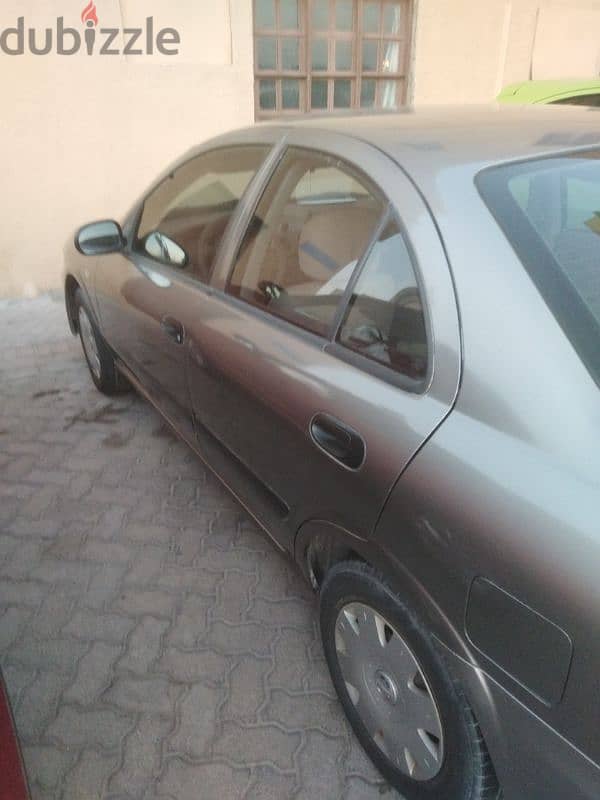 Nissan Sunny 2011 3