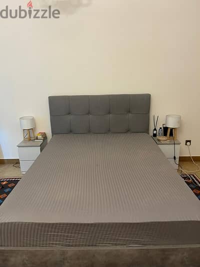 queen size bed,tables and lamp for sale