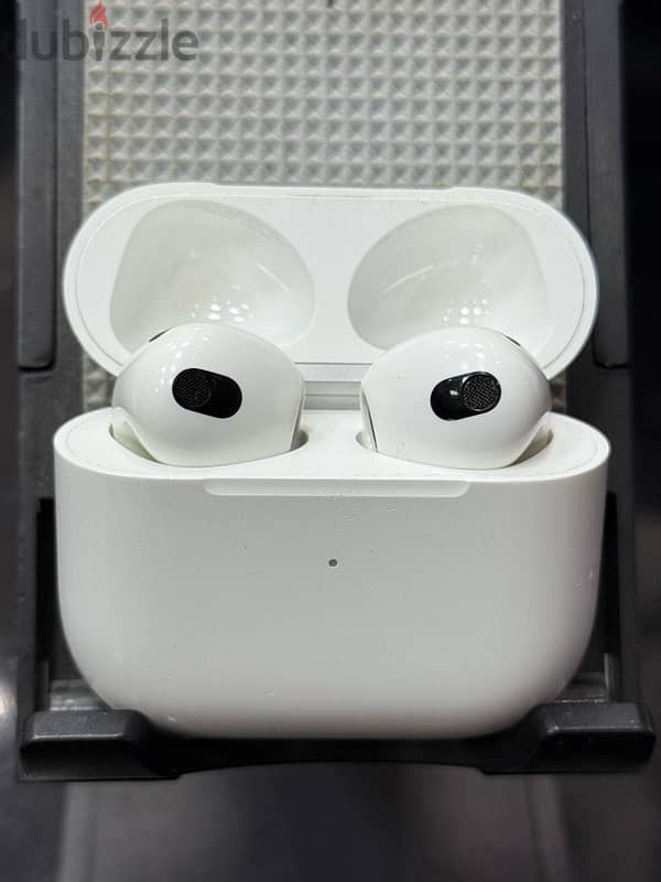 AirPods (3rd generation) A2566 CLEAN FRESH 1