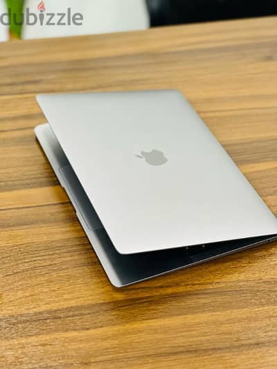 apple MacBook air M1 perfect condition clean