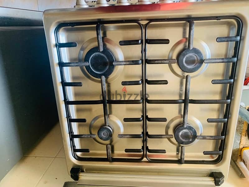 Cooking range with gas cylinder 2