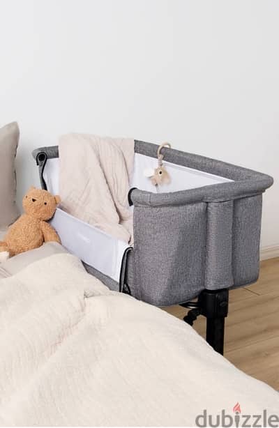 Mowie baby bed side